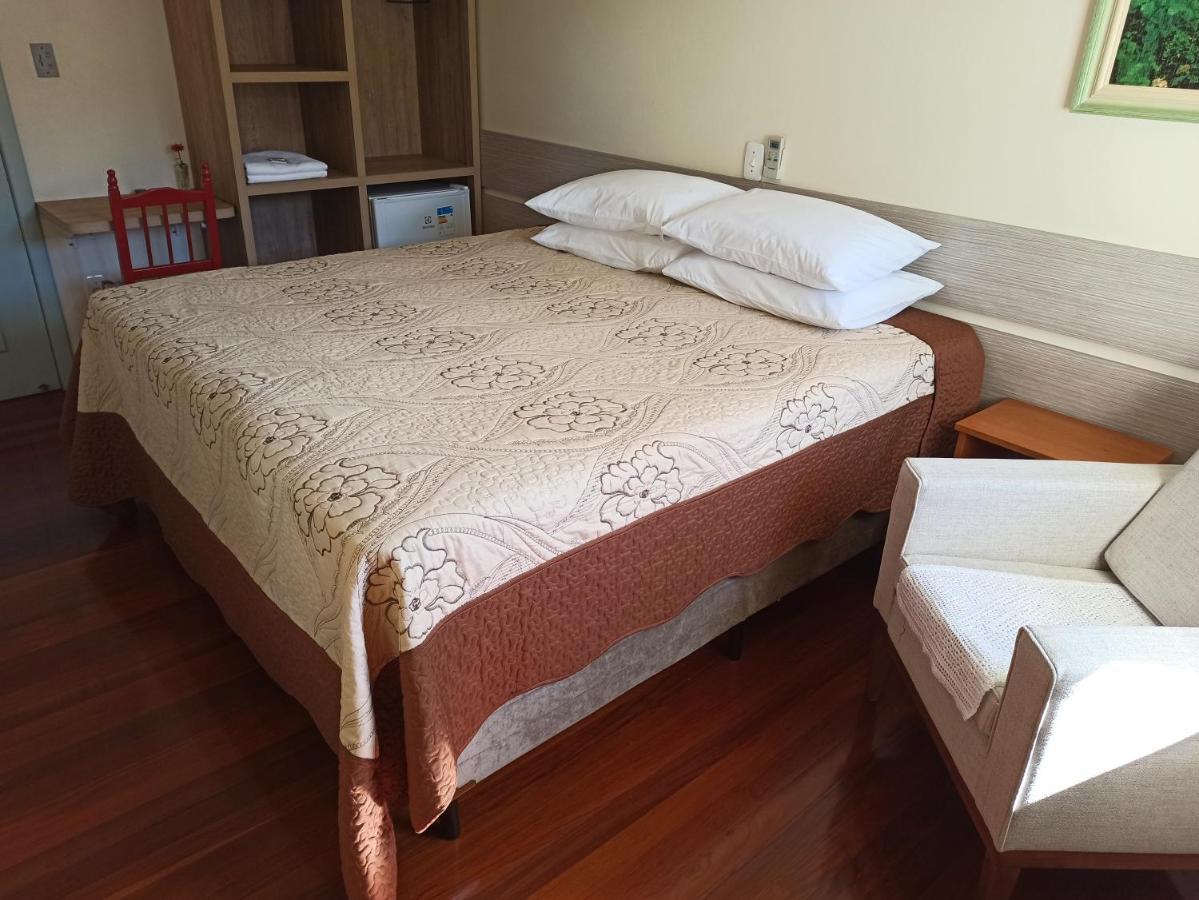 Quarto Deluxe com Cama de Casal ou 2 de Solteiro