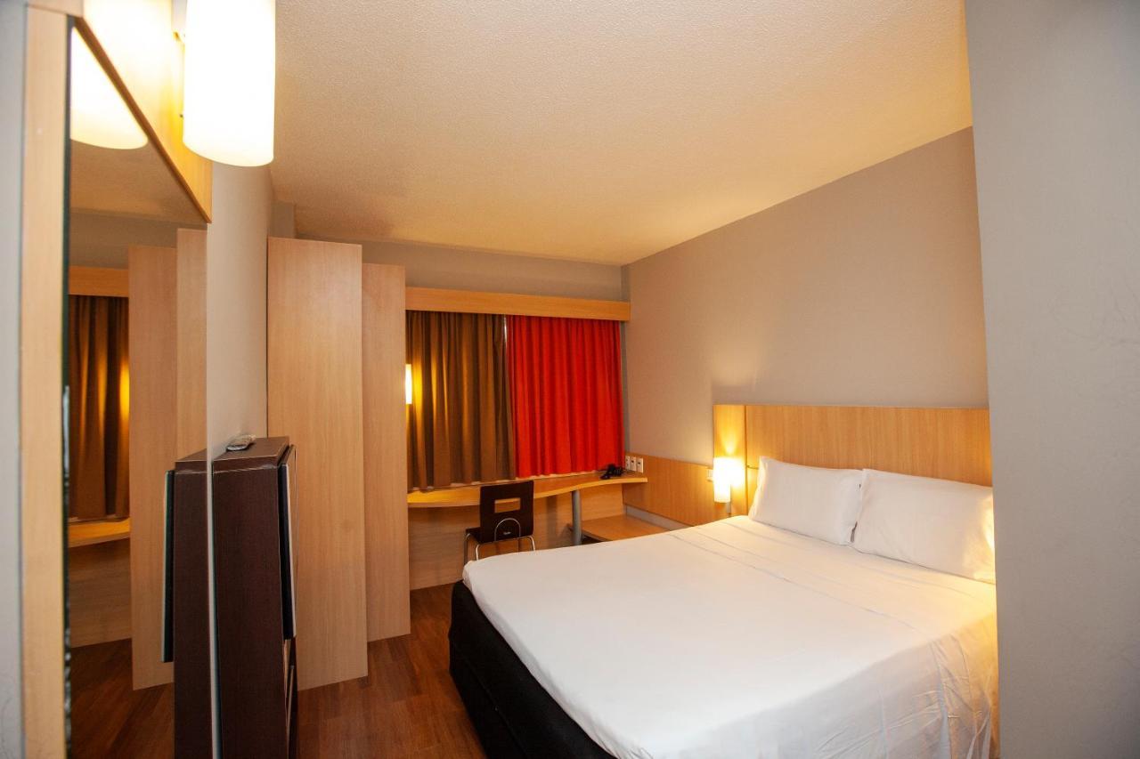 Quarto Standard com 1 Cama de Casal