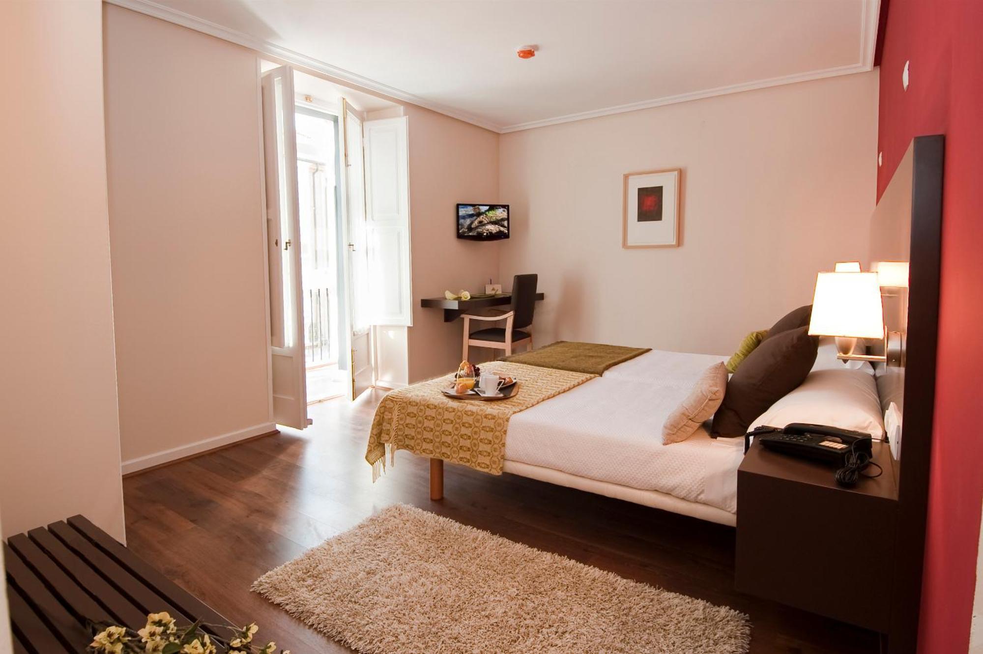 Twin Room,1629896603:JPEG