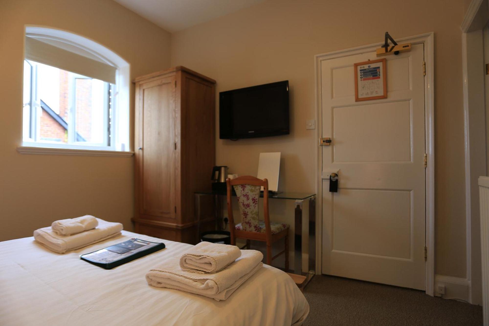 Small Double Room,1227417629:JPEG