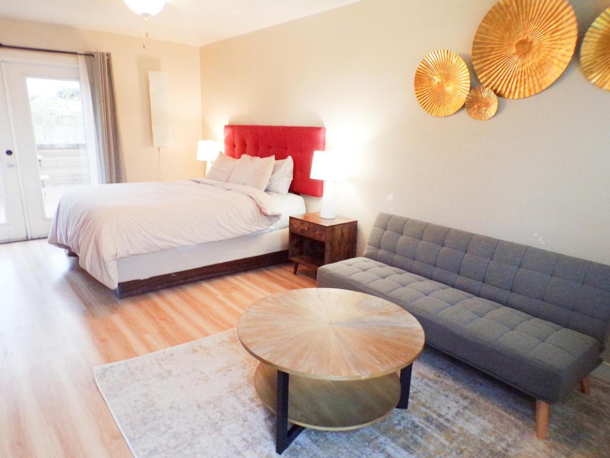 Deluxe King Suite
