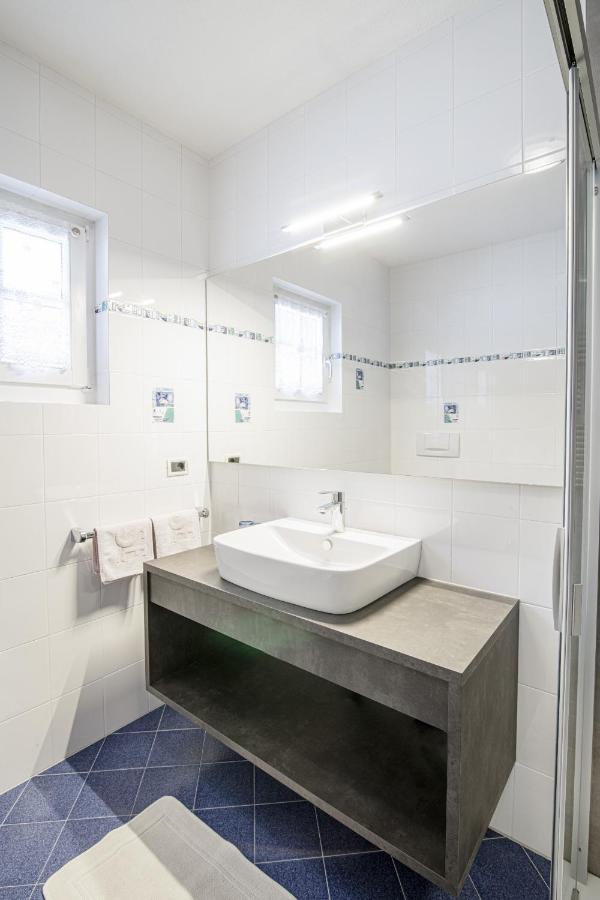 One-Bedroom Apartment,1231408256:JPEG