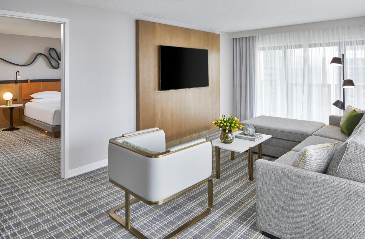 Executive Suite Balcony,1231411856:JPEG