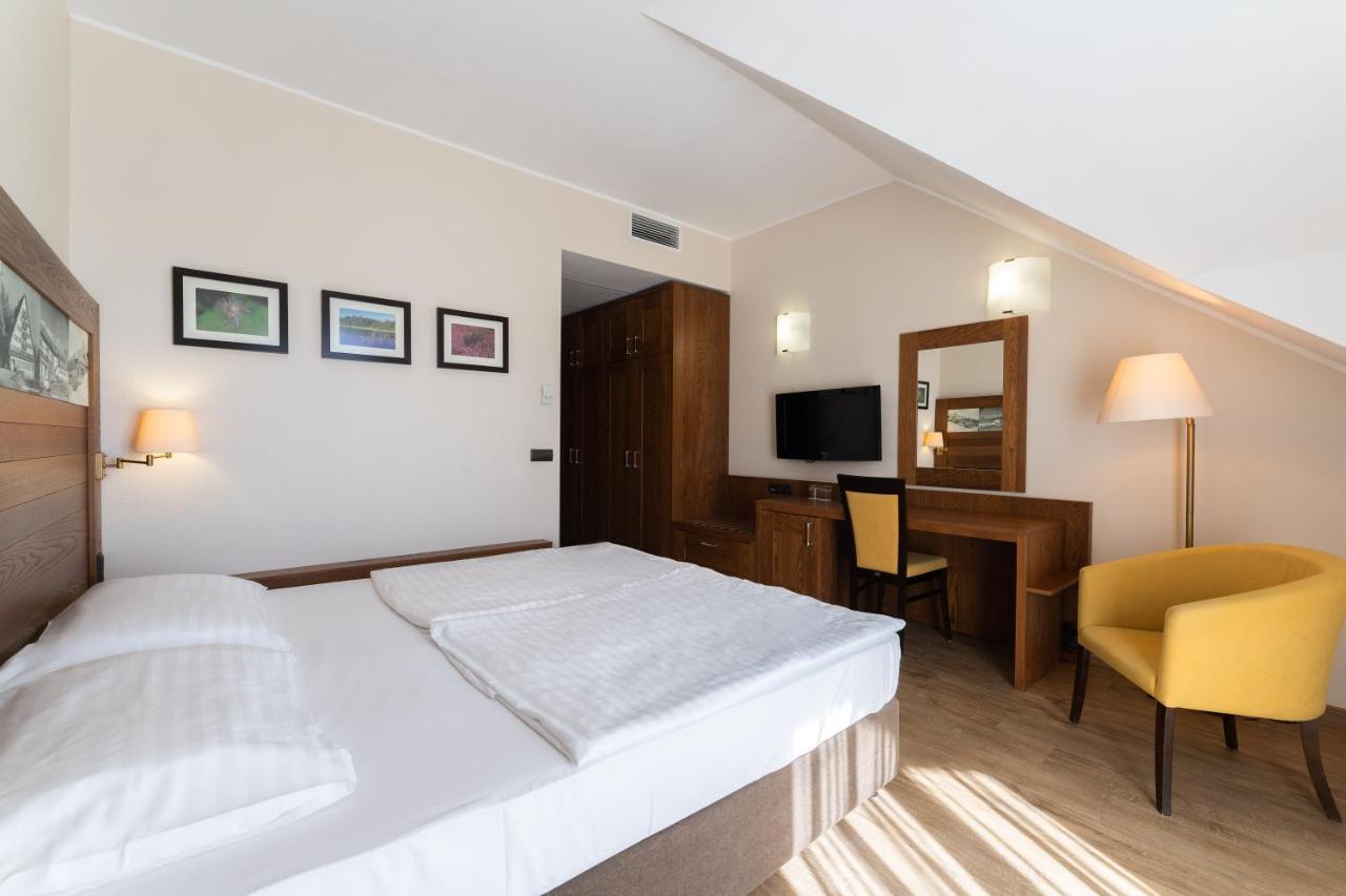 Comfort Doppel- oder Zweibettzimmer mit Balkon und Aussicht