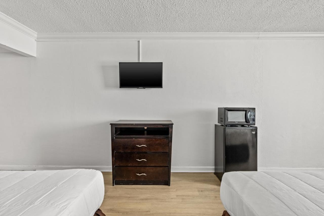Standard Room Microwave or Fridge,1232585684:JPEG