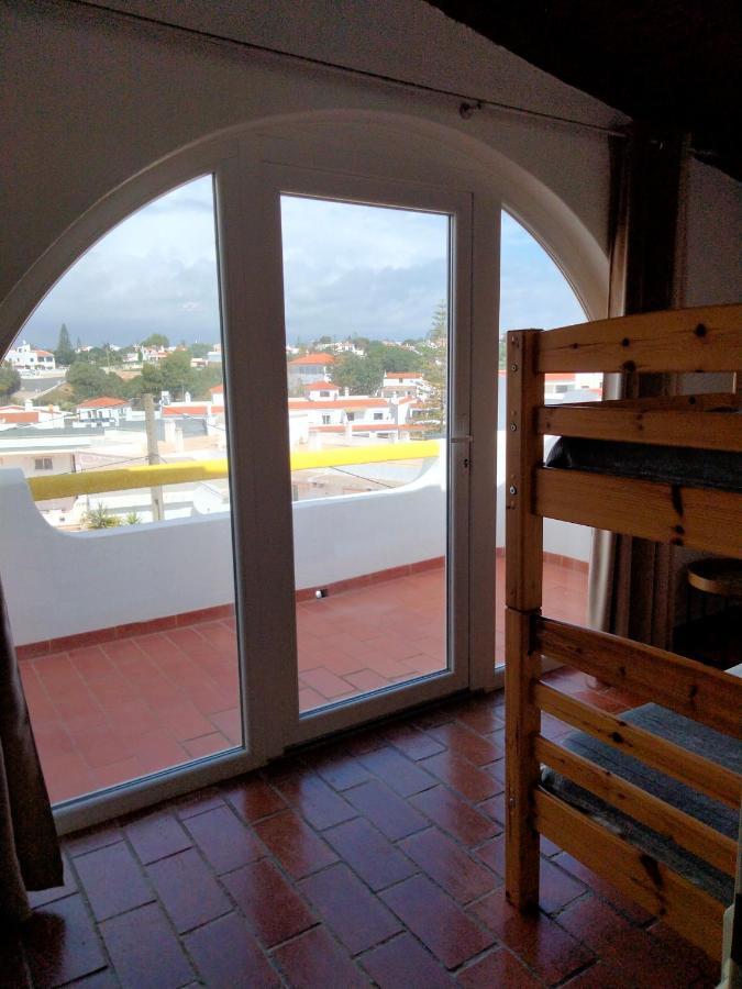 Quarto Familiar com Vista Mar Lateral