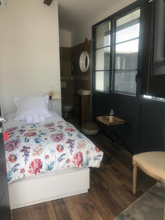 Single Room,1243724341:JPEG