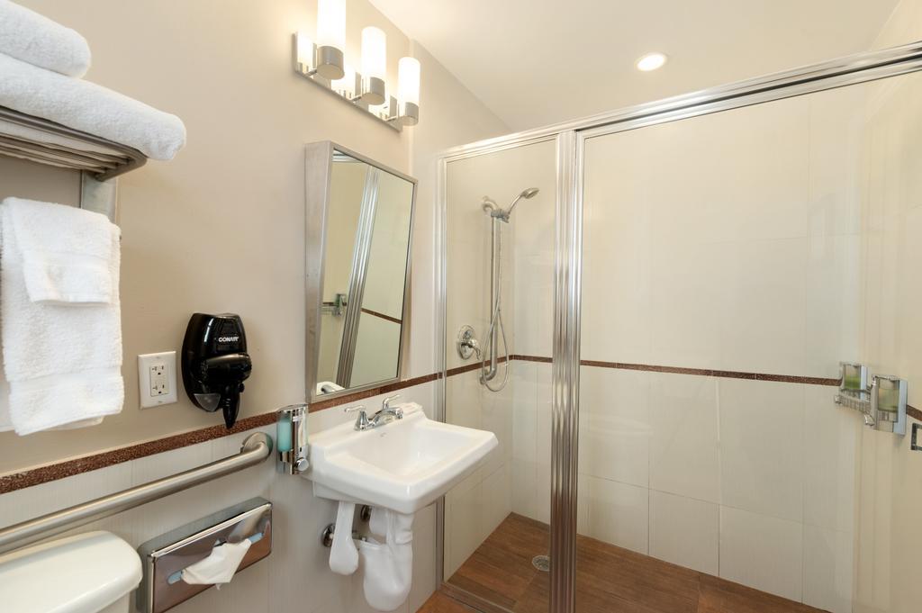 Habitación con cama extragrande y ducha a ras de suelo - Adaptada para personas de movilidad reducida - No fumadores