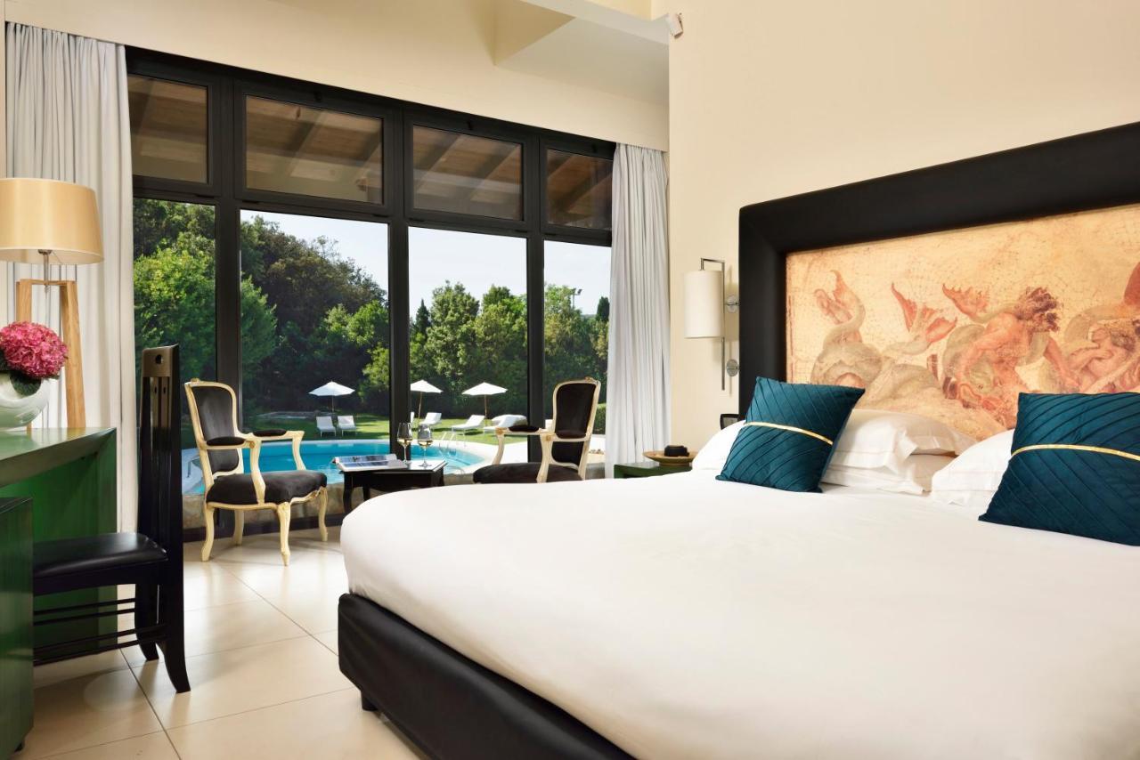Junior Suite with Pool View,1246105189:JPEG