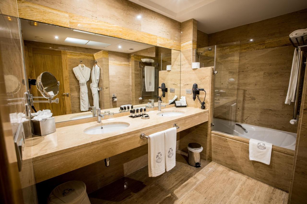 Quarto Familiar (2 Adultos + 2 Crianças)