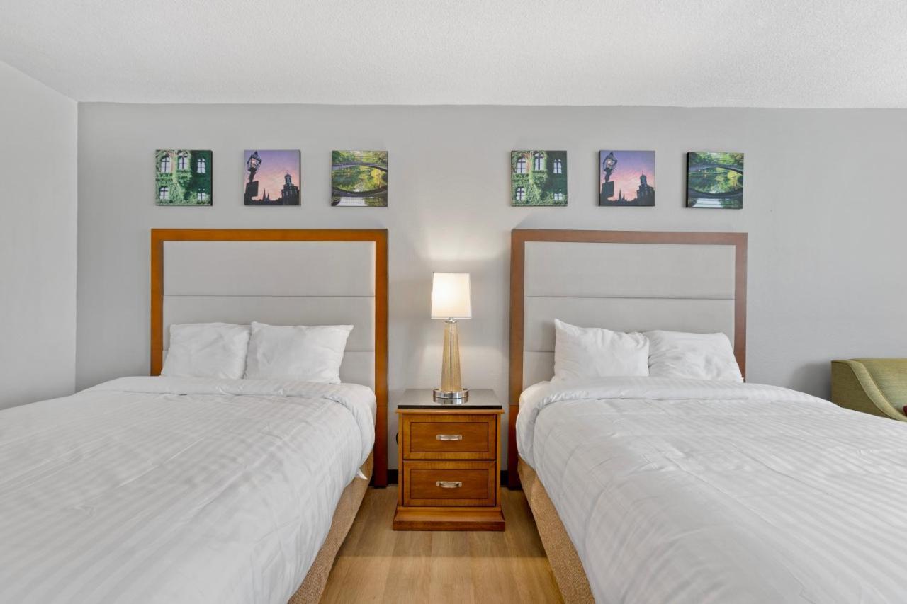 Double Room with Two Double Beds - Non-Smoking