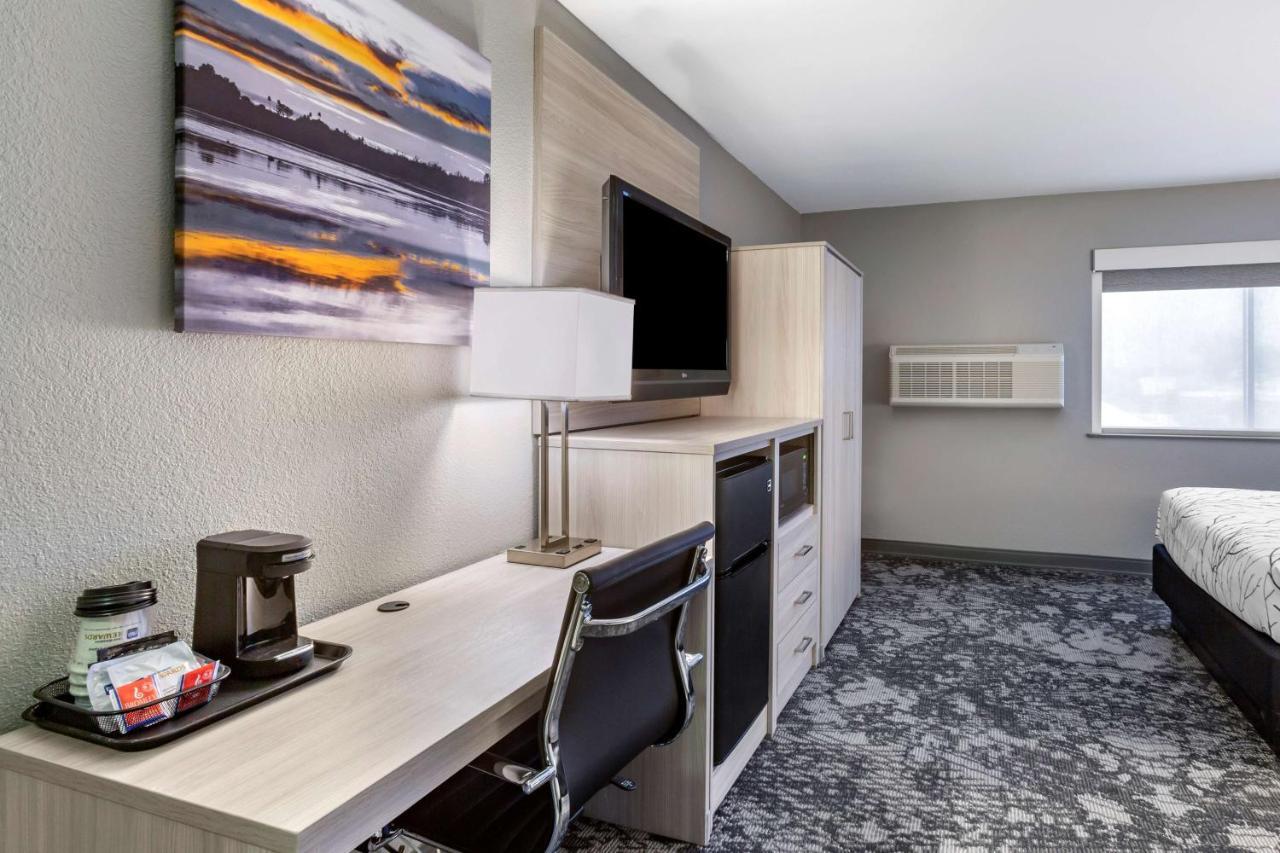 Queen Suite with Two Queen Beds