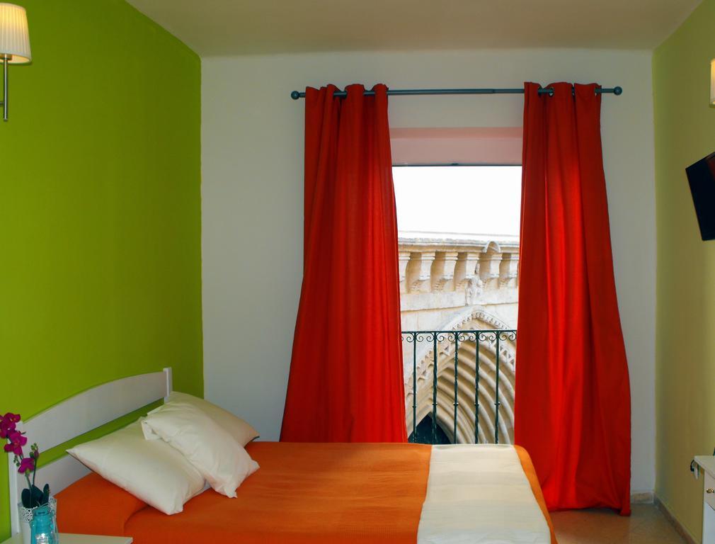 Quarto Duplo