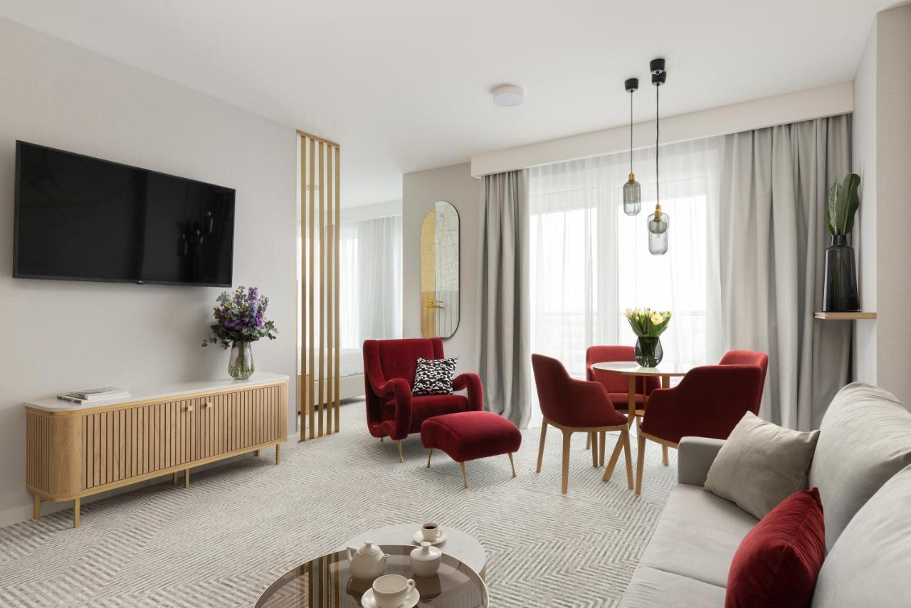 Familiekamer met 1 Kingsize Bed en 1 Slaapbank - Balkon