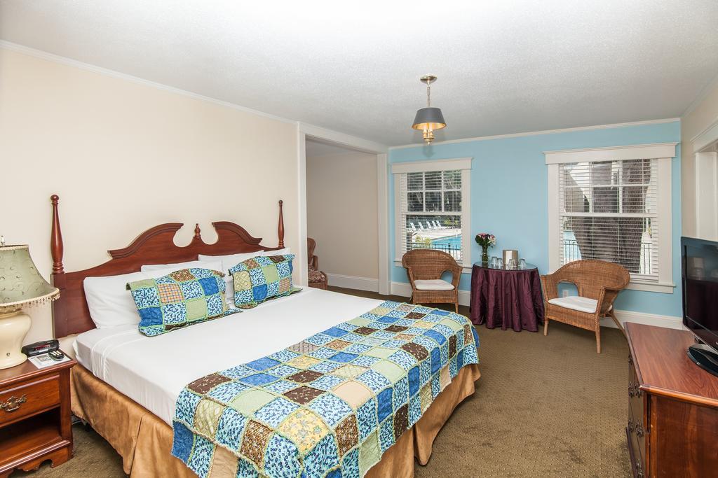 King Suite with Sofa Bed,125511432:JPEG