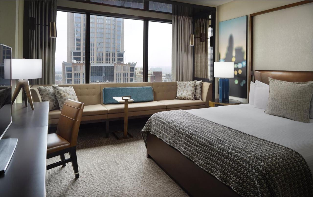 Deluxe Room - 1 King Bed