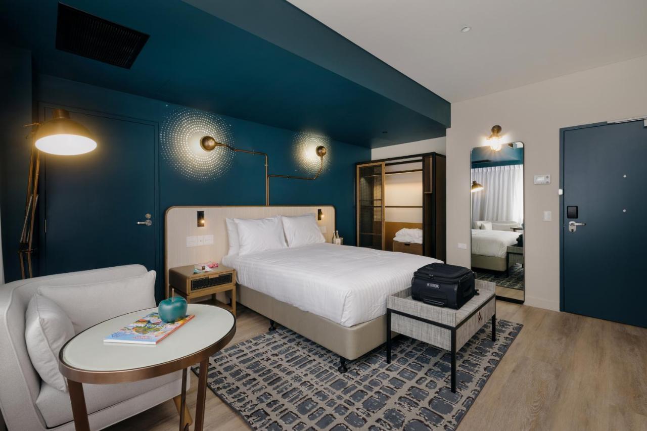 Chambre Lit Queen-Size Standard - Accessible aux Personnes à Mobilité Réduite