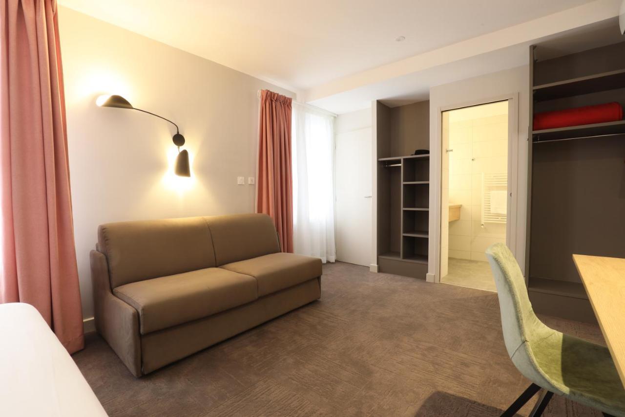 Superior Family Room,989528932:JPEG