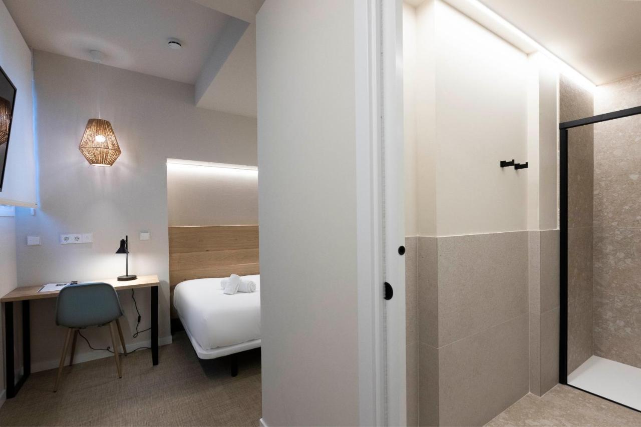 Small Double Room,1264174372:JPEG