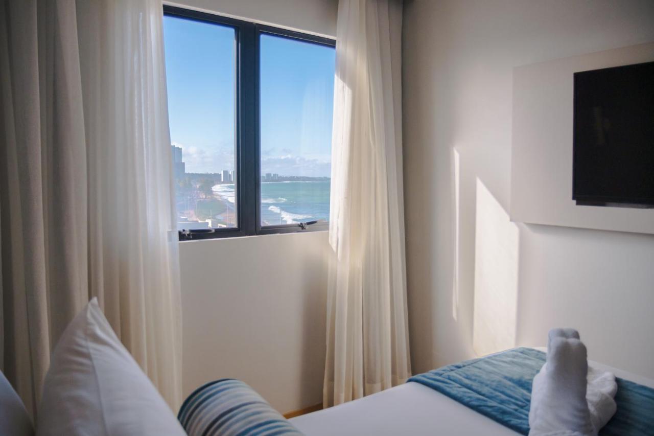 Quarto de Luxo com Vista Mar Lateral