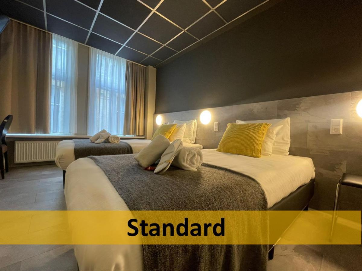 Standaard Tweepersoonskamer met 2 Aparte Bedden en een Douche