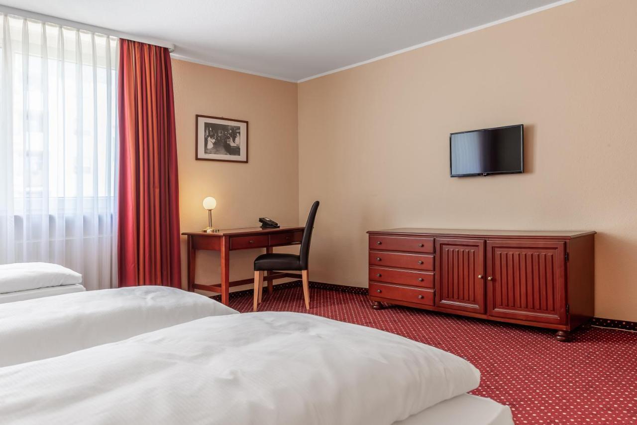 Triple Room,1264885648:JPEG
