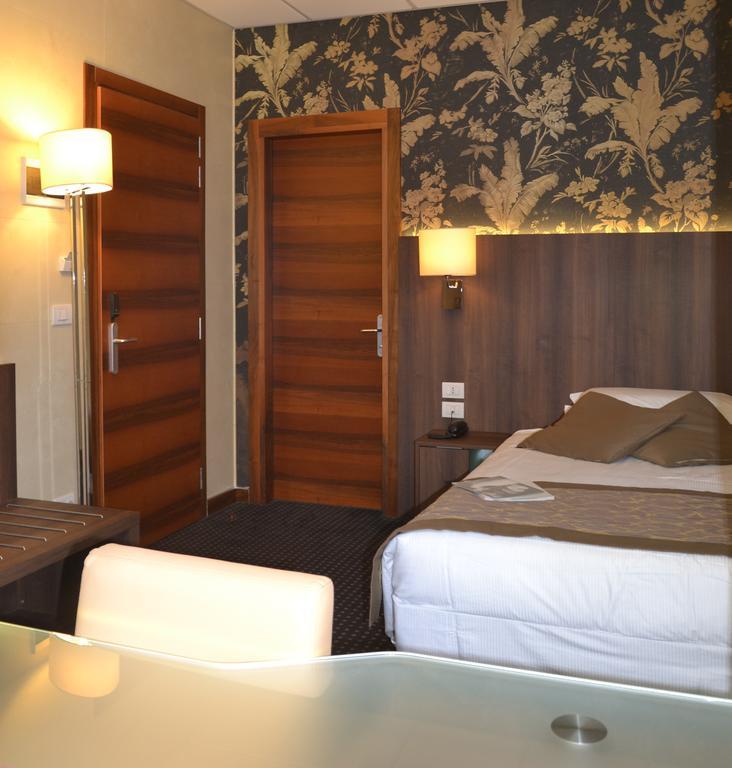 Quarto Duplo