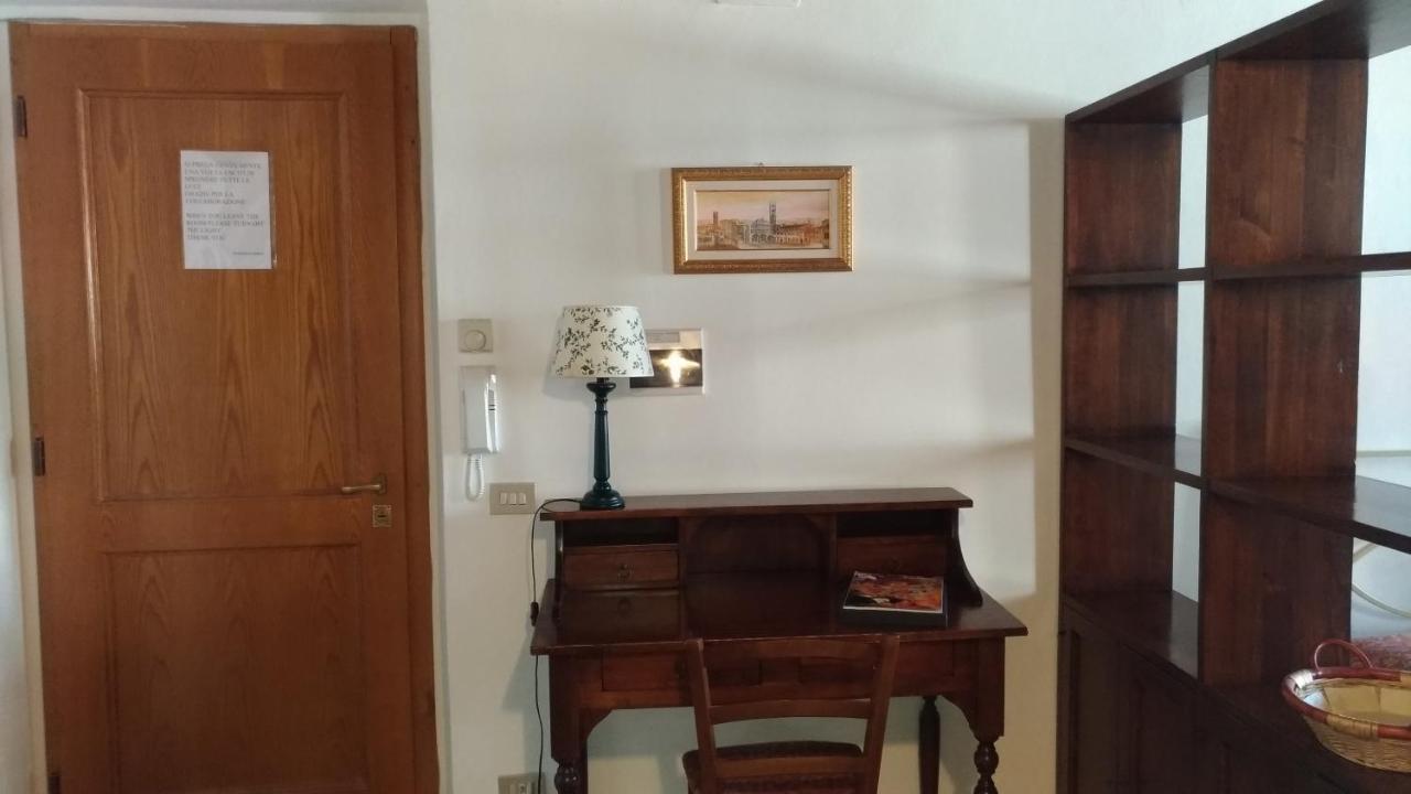 Double or Twin Room,1267807258:JPEG