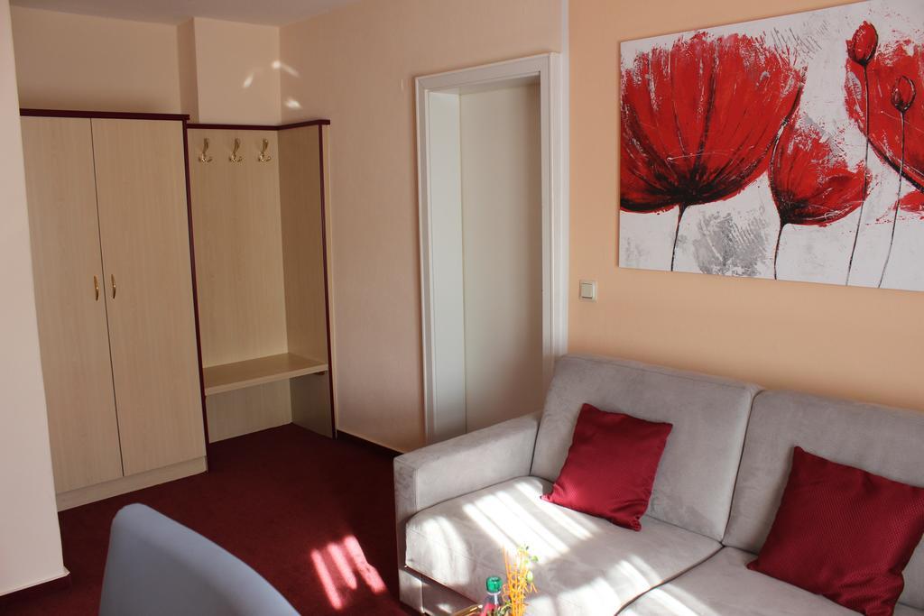 Zweibettzimmer mit Bad
