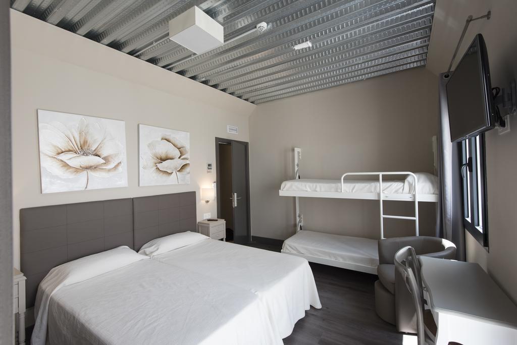 Quadruple Room,126943470:JPEG