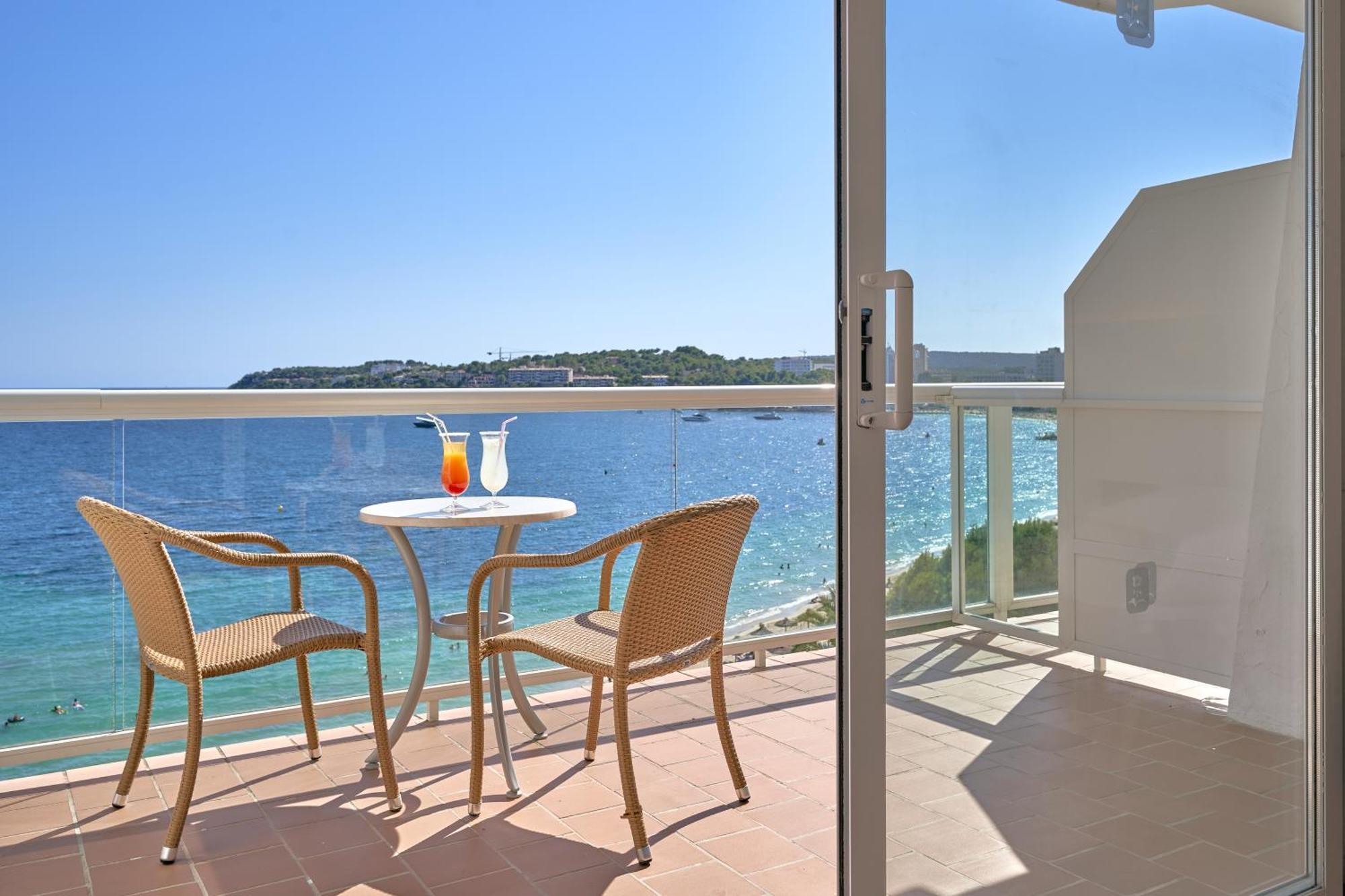 Camera Doppia con Letti Singoli con Vista Mare e Accesso Spa Incluso