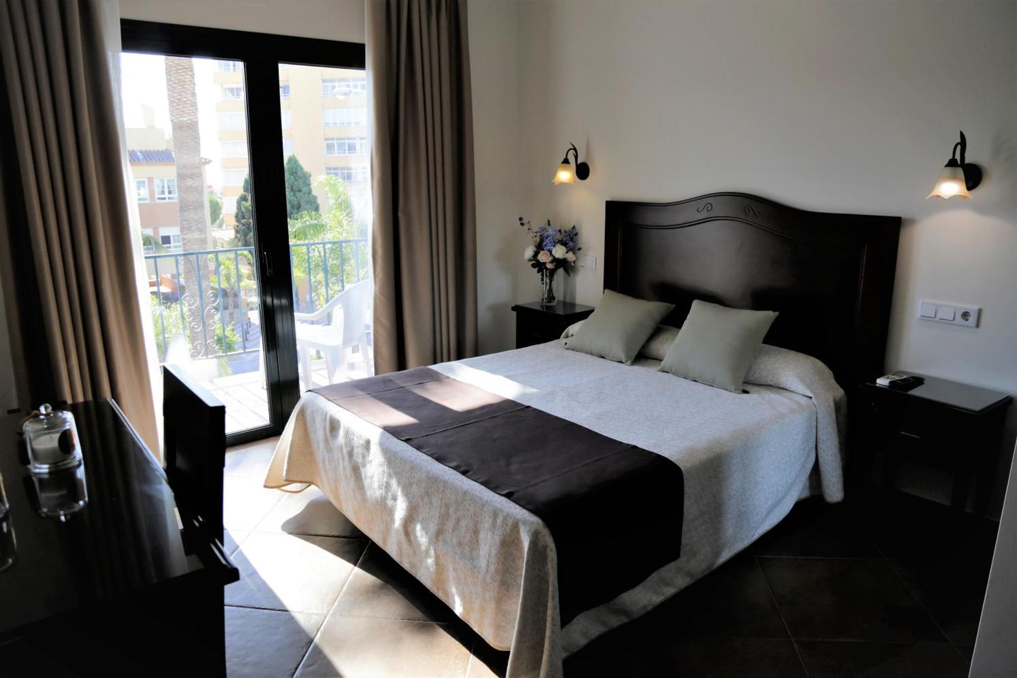 Standard Double or Twin Room,1272575314:JPEG