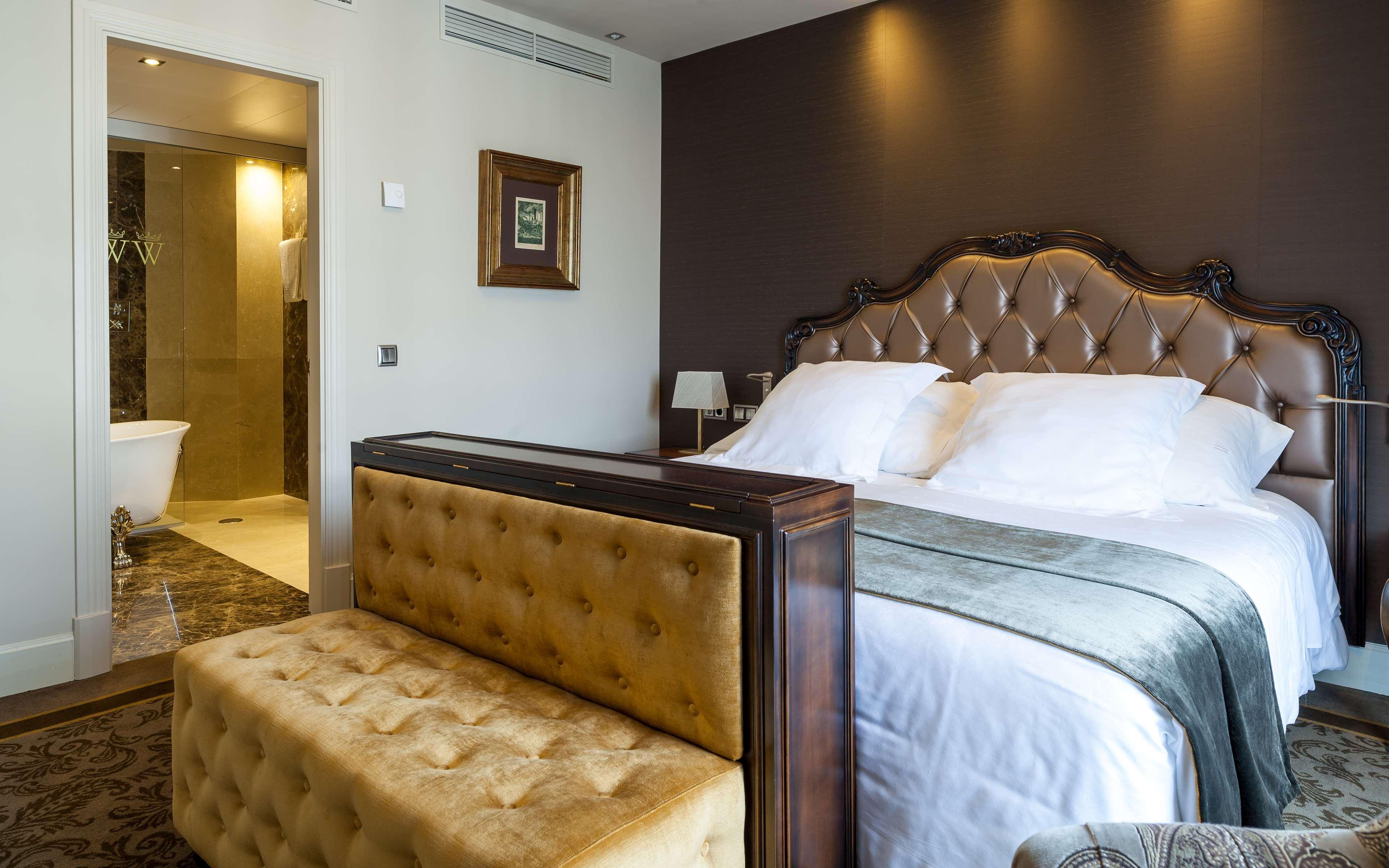 Luxesuite - The Wellington Club