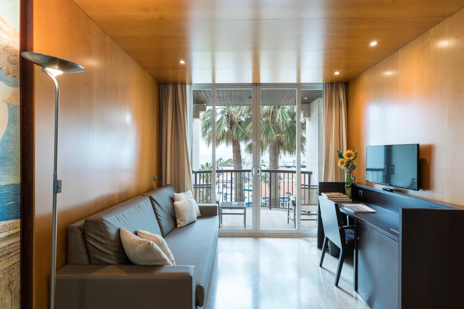 Suite Junior con balcón y vistas al mar