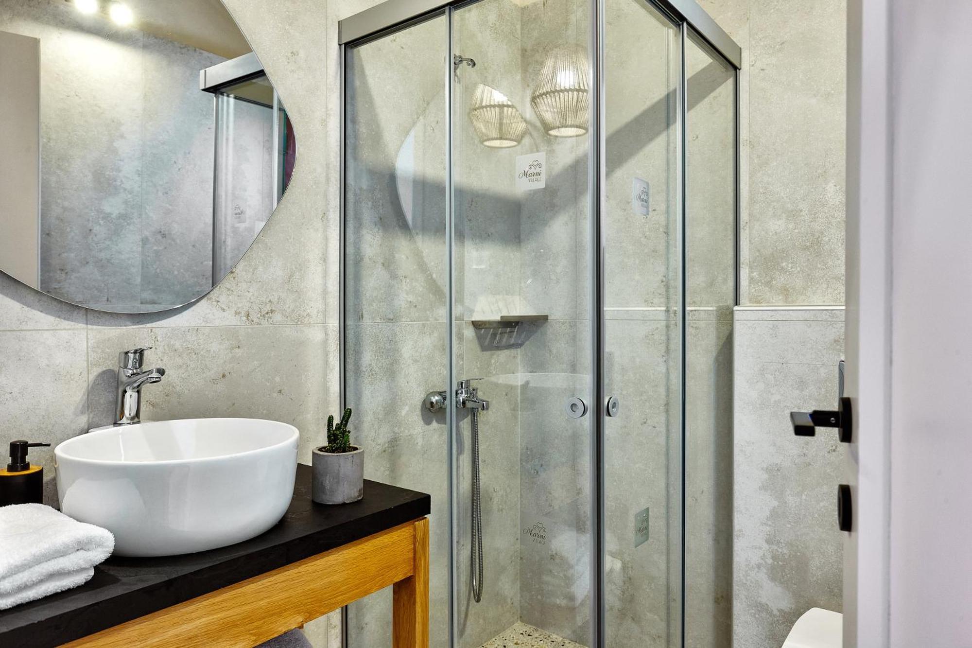Superior House Suite,1273229917:JPEG