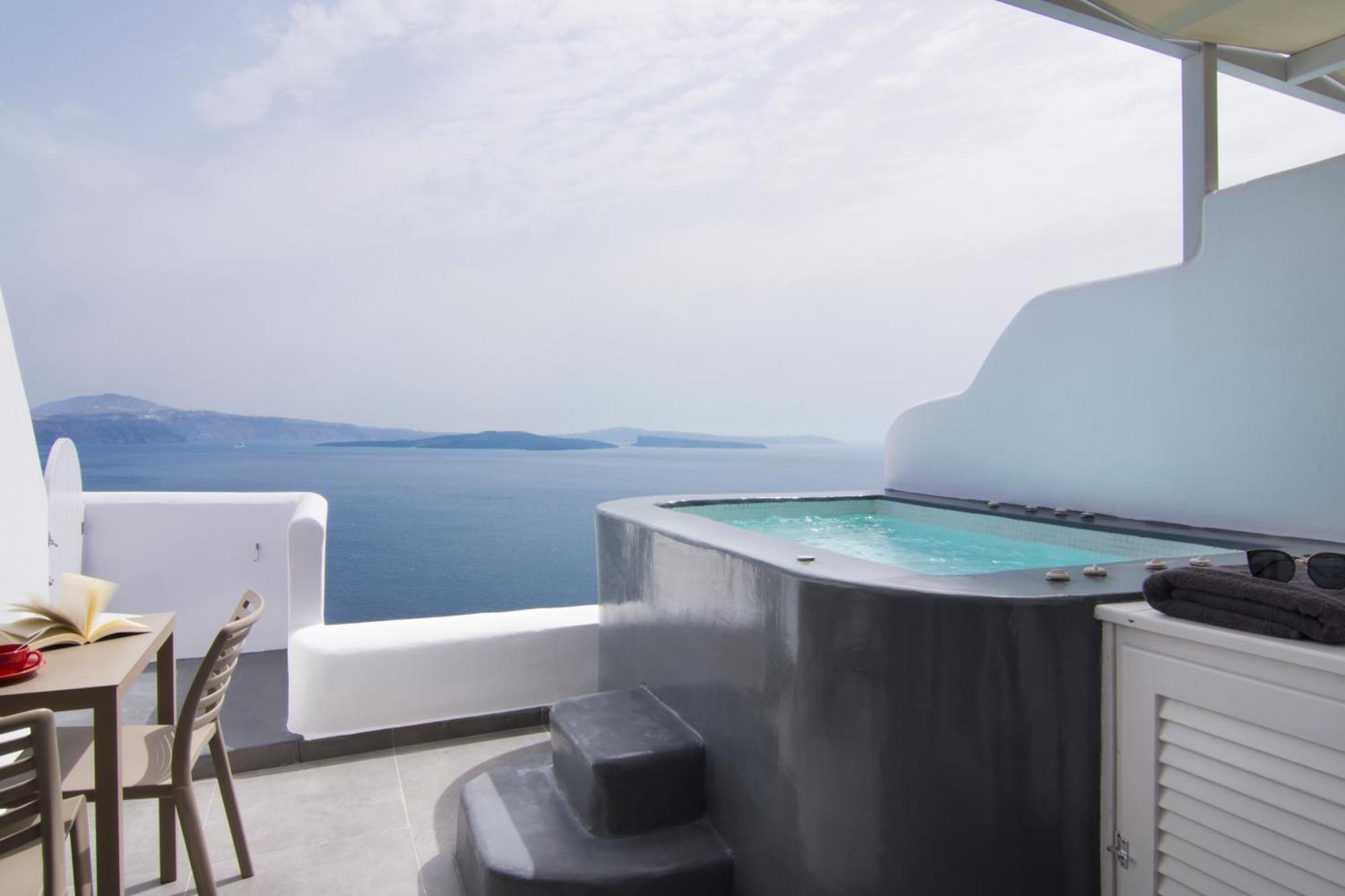 Pure Suite met Eigen Hot Tub & Uitzicht op Caldera