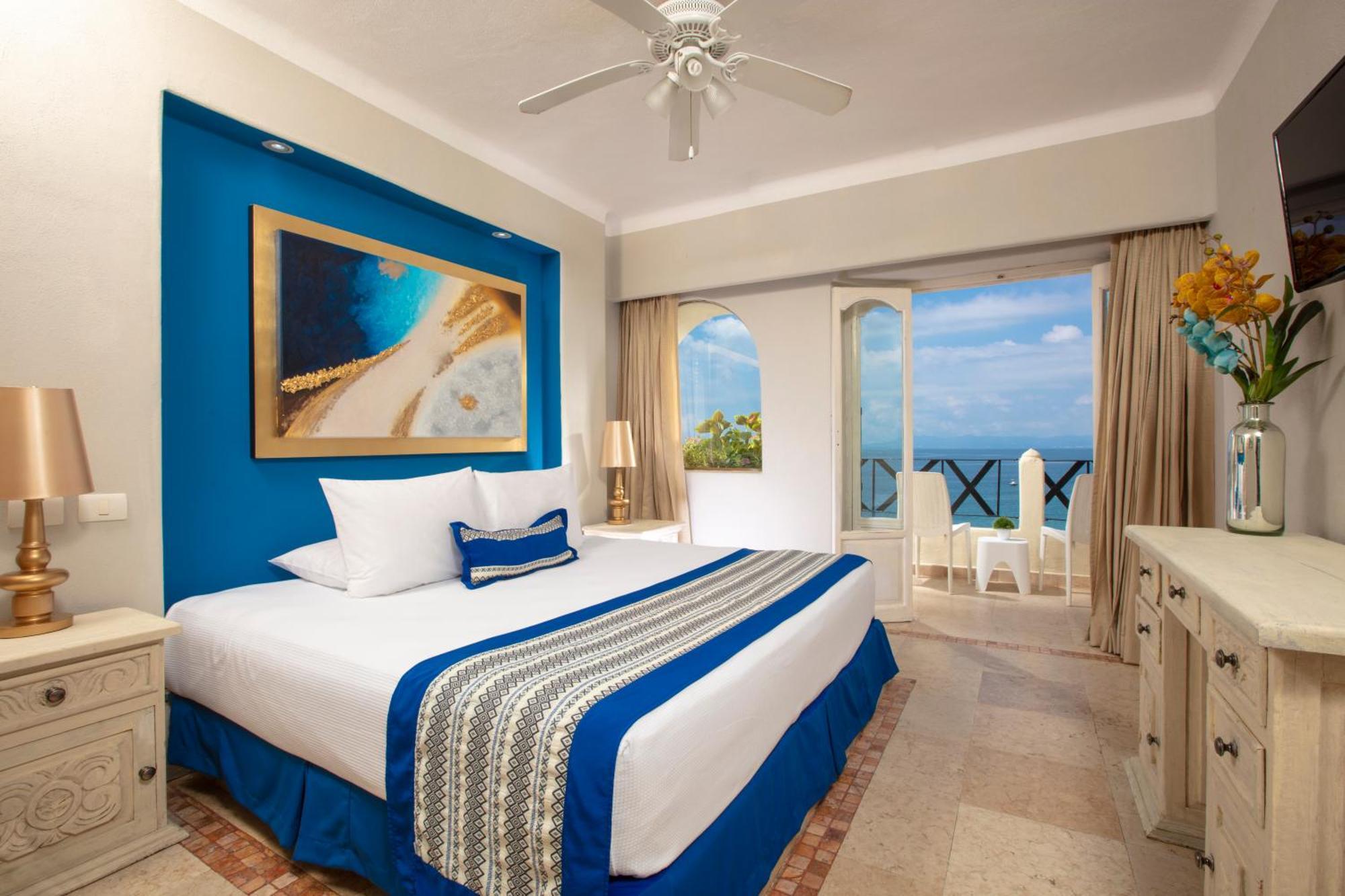 Blue Splendor Oceanfront King Bed,1273522237:JPEG