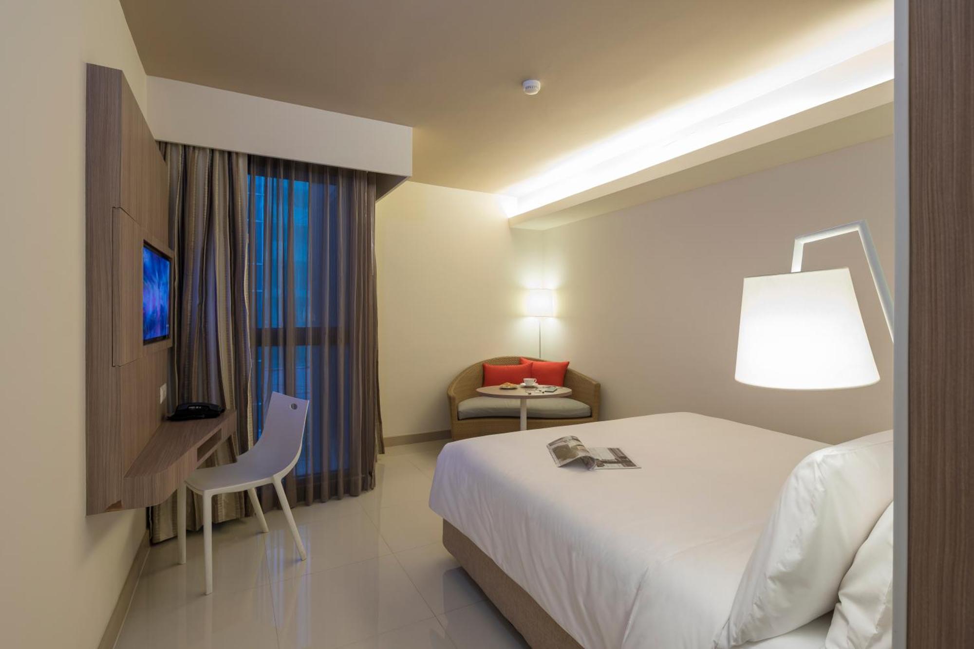 Standard Plus Zimmer mit Kingsize-Bett