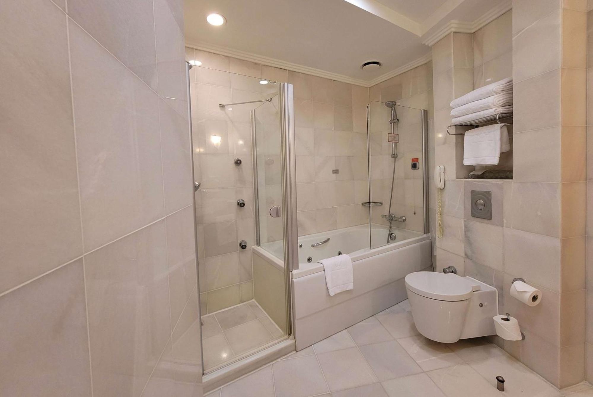 Junior Suite Non-Smoking Sea View
