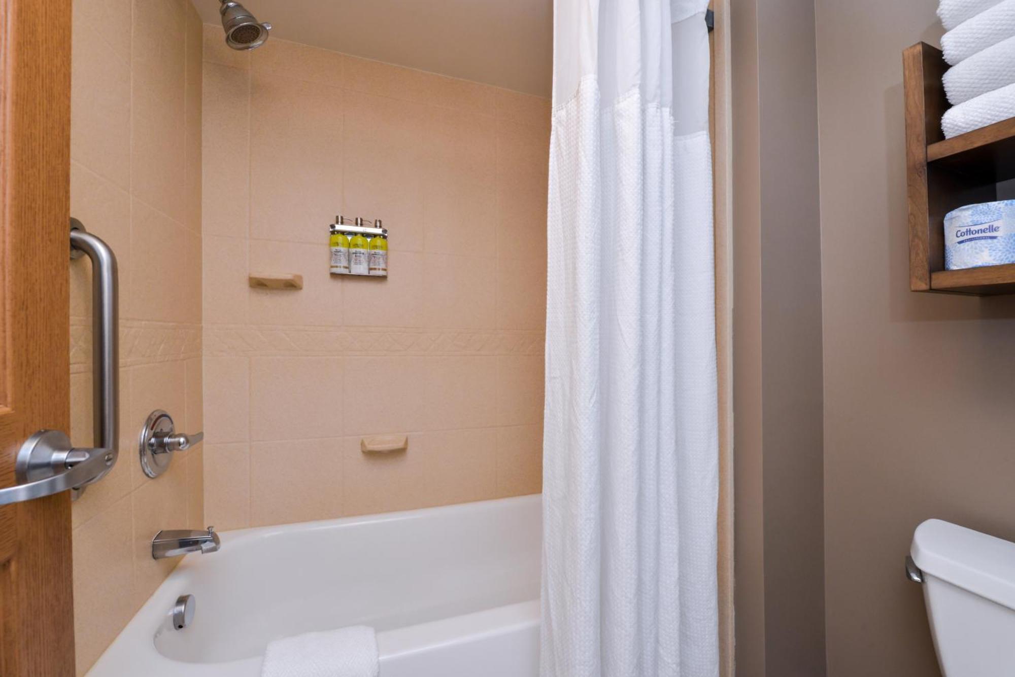 One-Bedroom Suite with Two Double Beds
