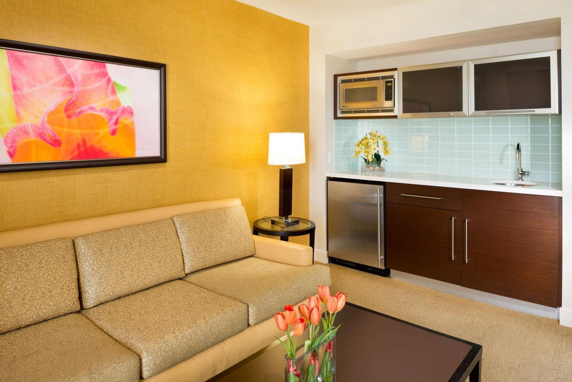 One-Bedroom Suite,1275664417:JPEG