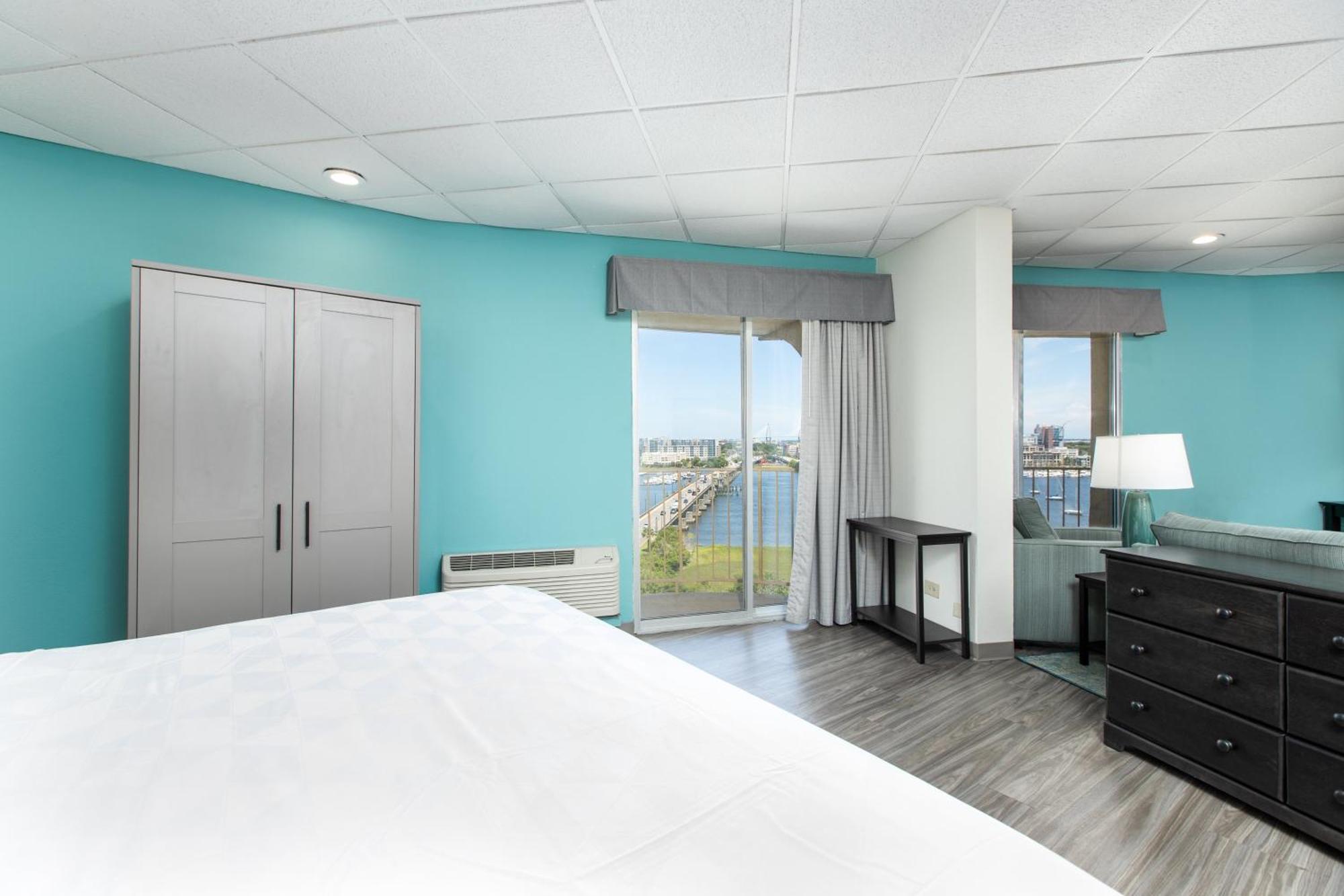 King Suite with Scenic View