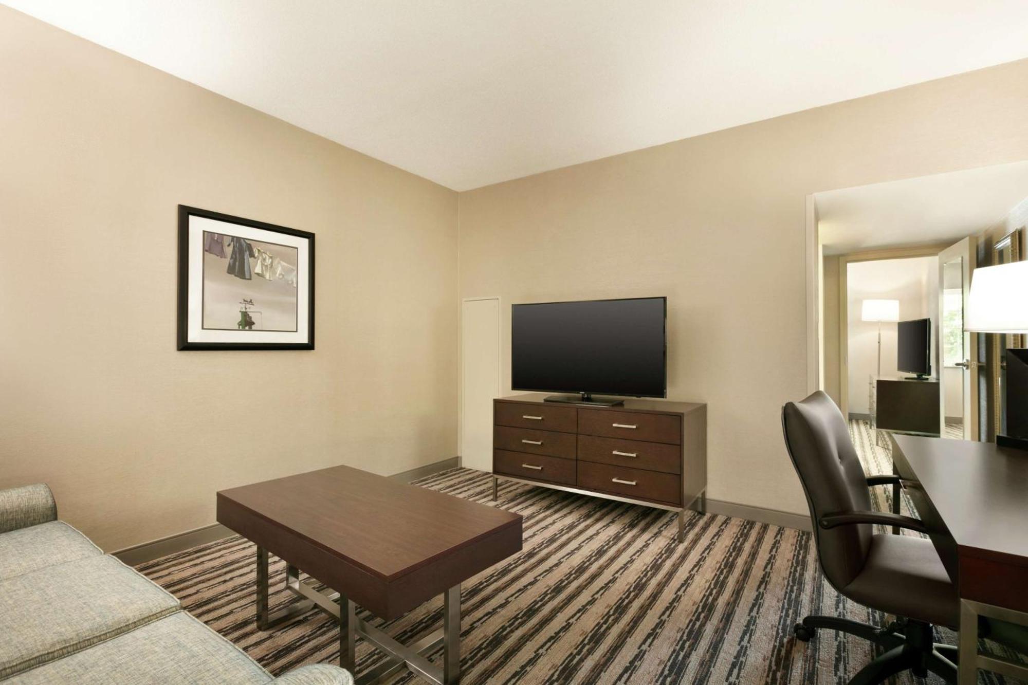 One-Bedroom King Suite with Sofa Bed - Non-Smoking