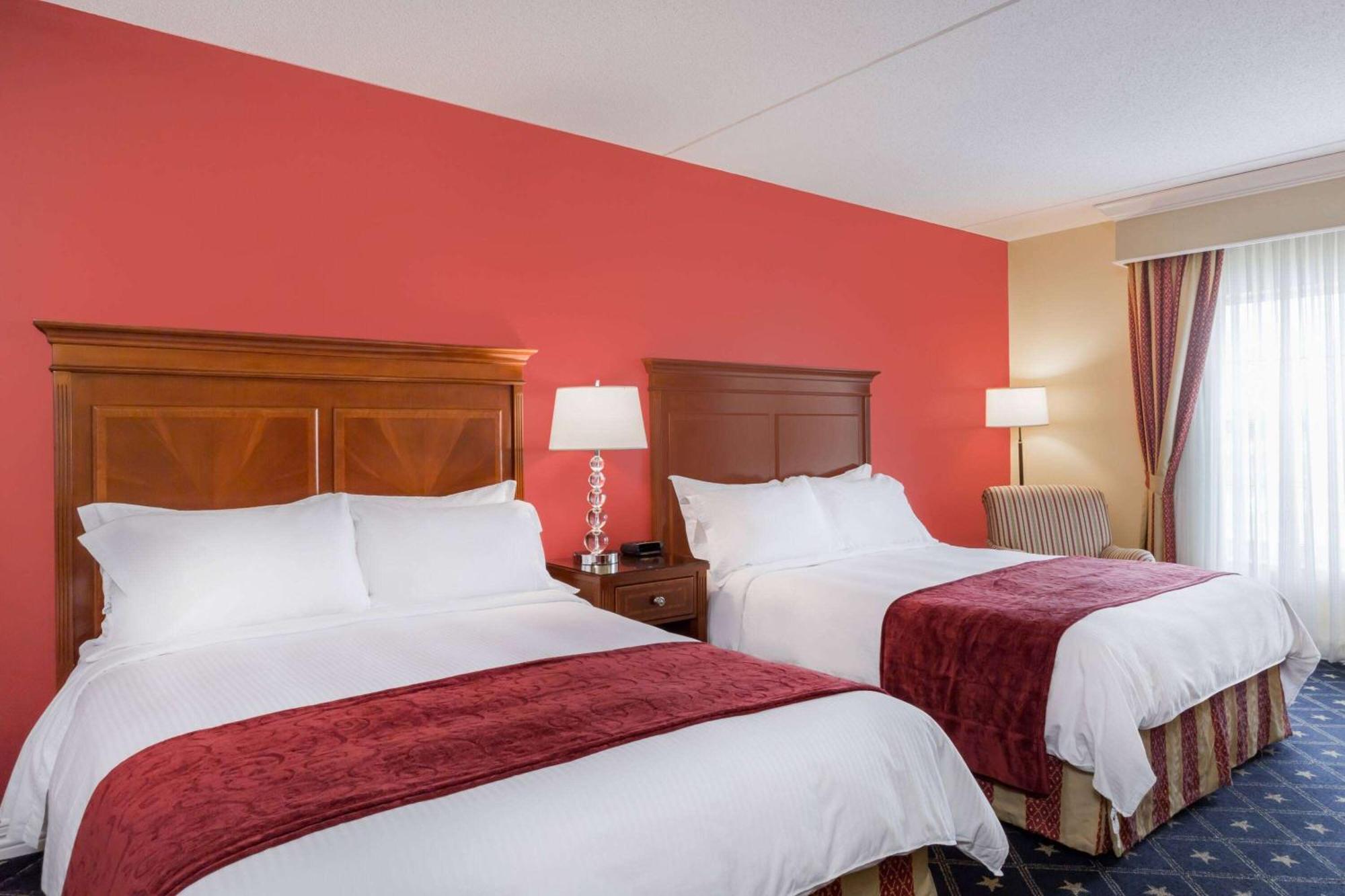 Queen Room Two Queen Beds,687864486:JPEG