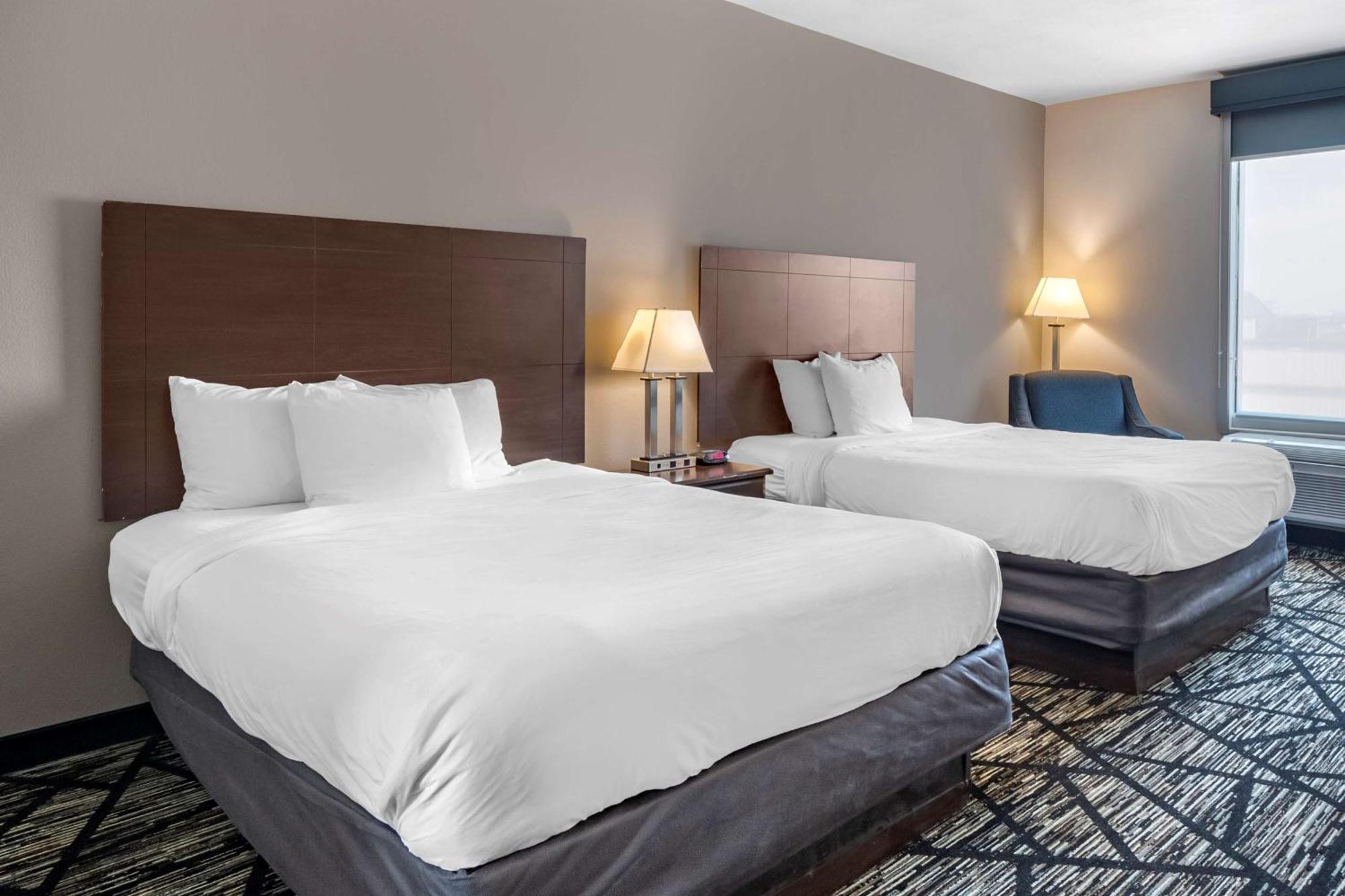 Queen Room with Two Queen Beds - Non-Smoking,1276127656:JPEG