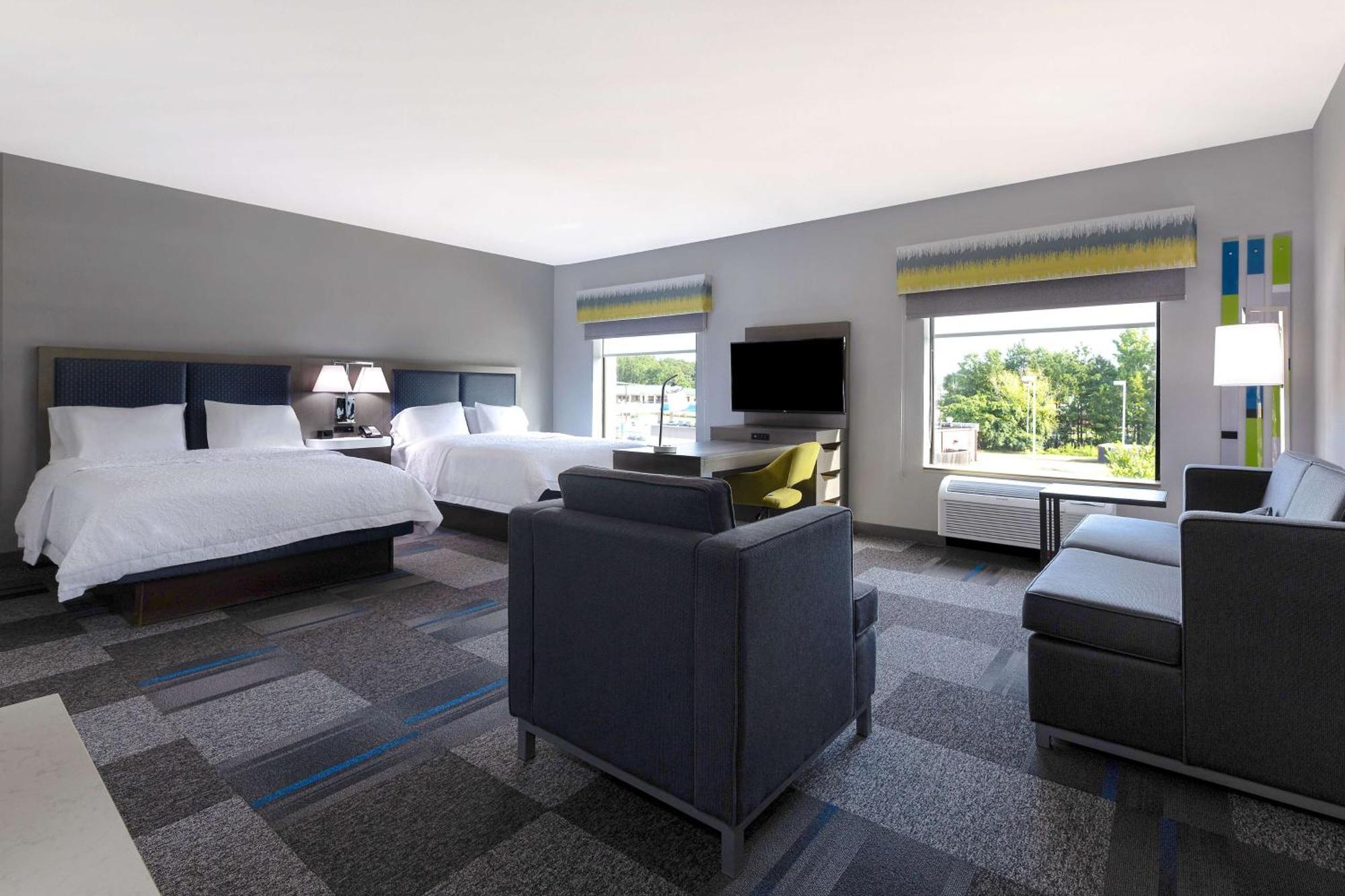 Queen Studio Suite with Two Queen Beds - Non-Smoking