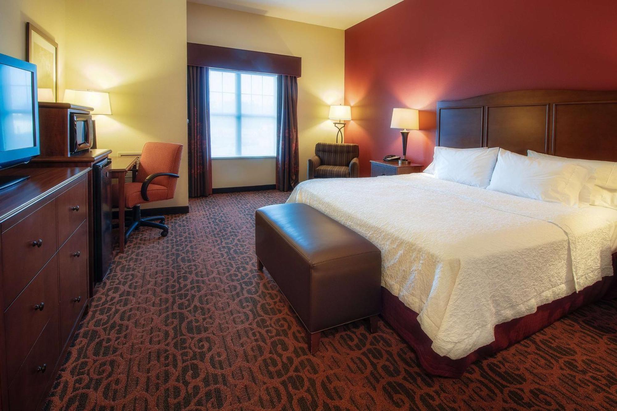 King Room with Accessible Tub - Mobility and Hearing Access/Non-Smoking