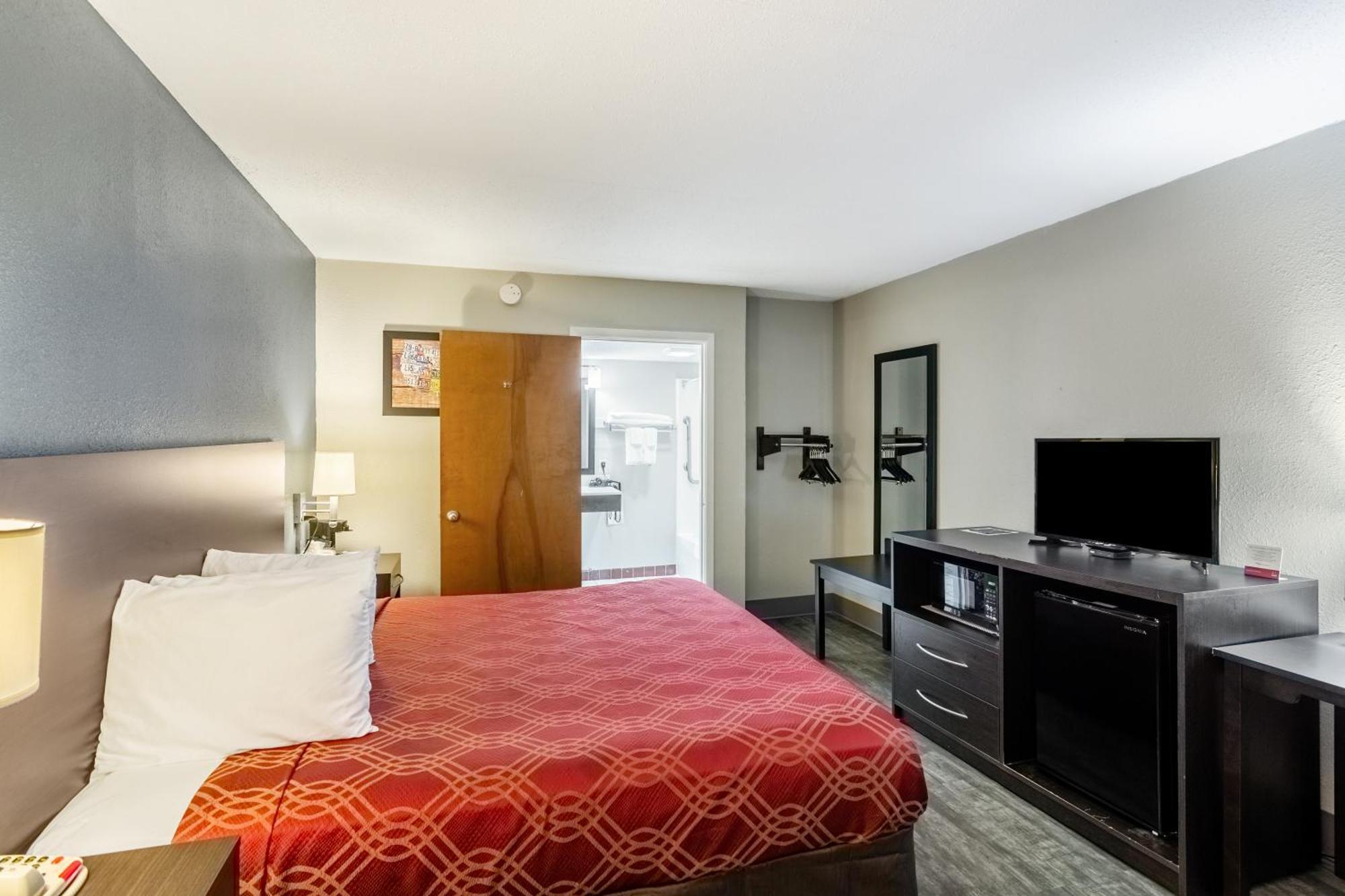 King Room - Accessible/Non-Smoking