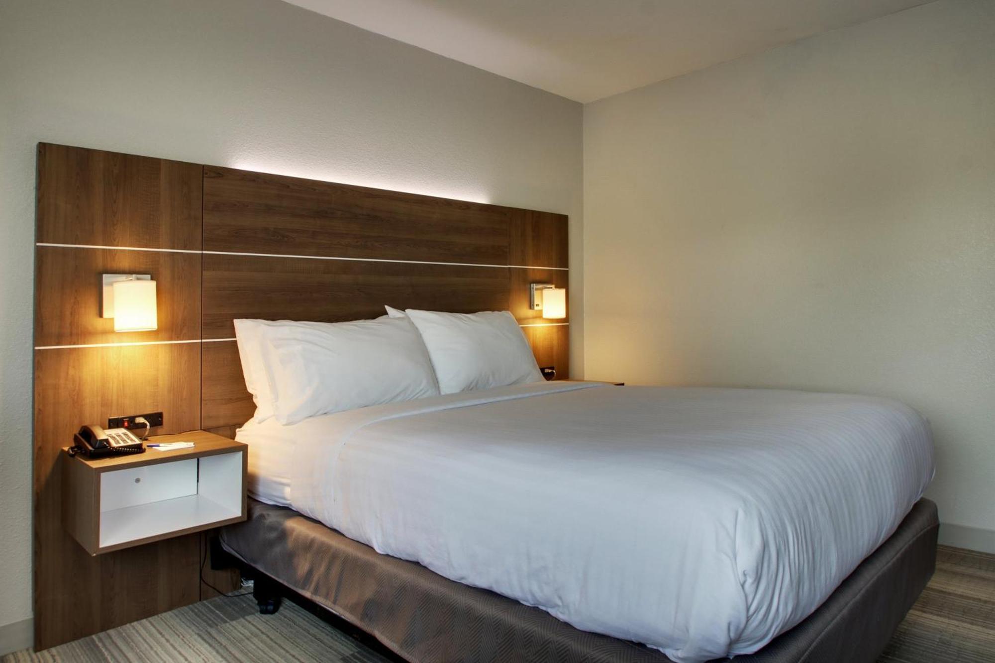 Standard King Room,1276794667:JPEG