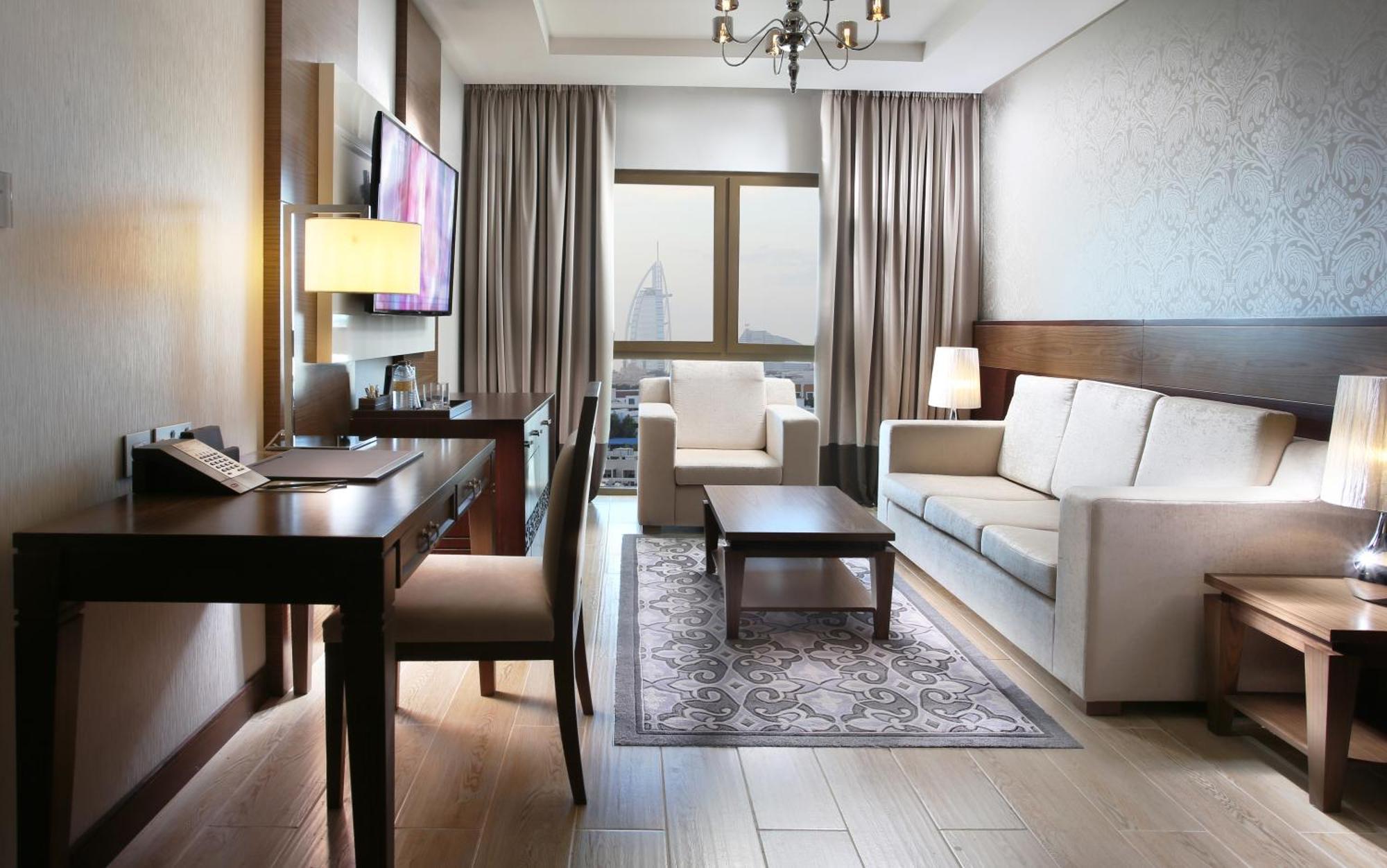 Junior Suite - Complimentary Shuttle Bus to Beach & Mall of the Emirates